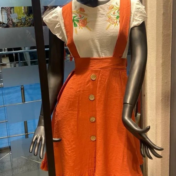 61-سارافون دامنی دخترانه دکمه دار بنددار