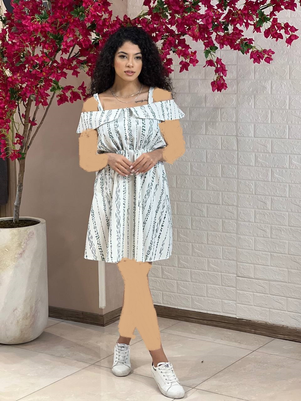 73-پیراهن مجلسی دخترانه لنین یقه قایقی